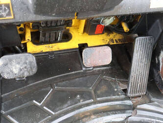 2011-hyundai-30d-7e-45357379