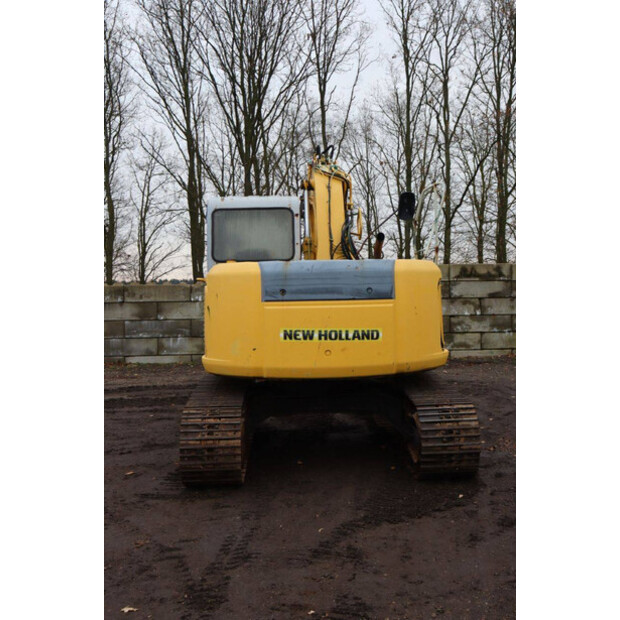 2010 نيو هولاند E115SR-45357395