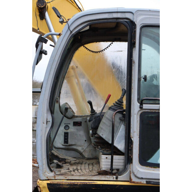 2010 نيو هولاند E115SR-45357420