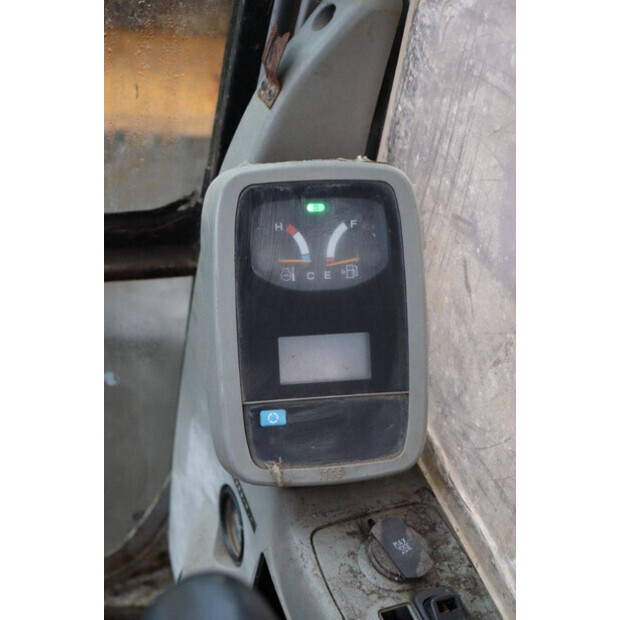 2010 نيو هولاند E115SR-45357427