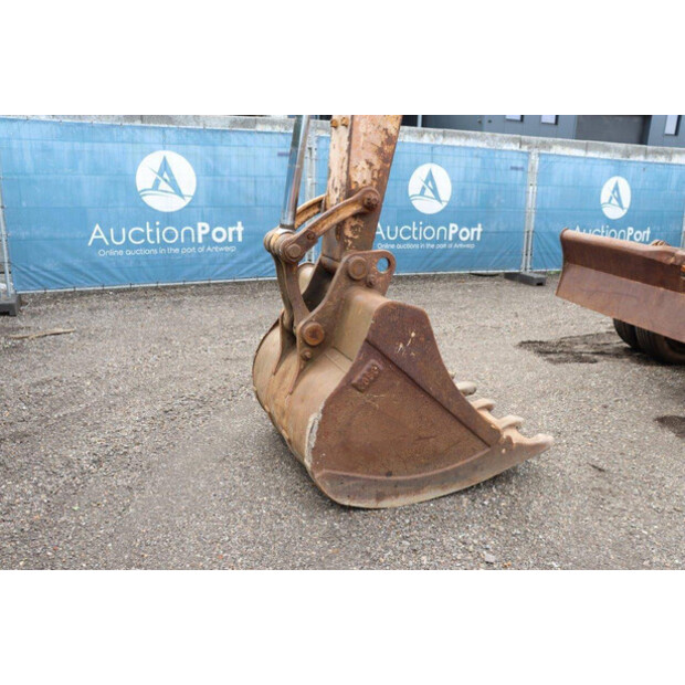 CASE 688B-P-45357659