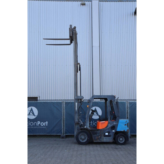 2016 Doosan D25-45358176