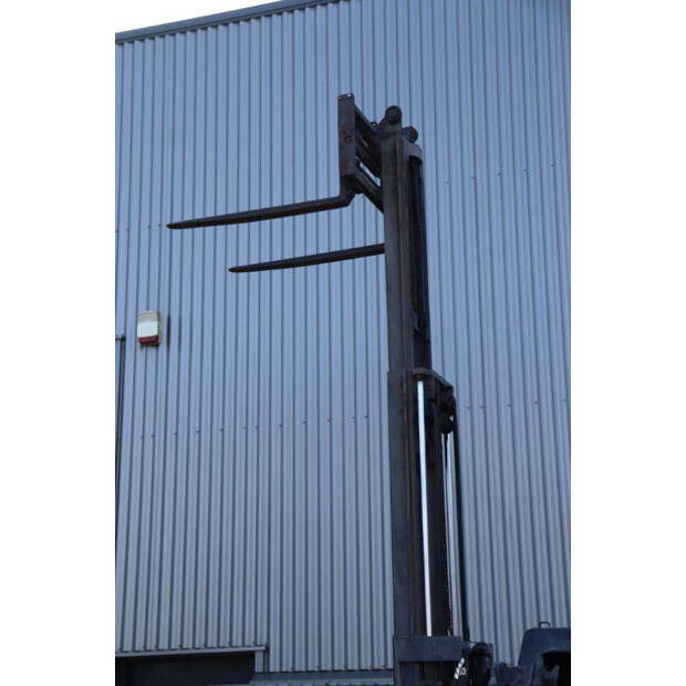 2016 Doosan D25-45358178