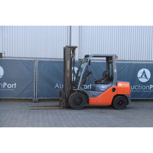 2011 تويوتا 02-8FDF30-45358179