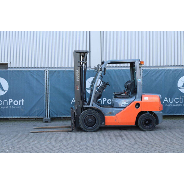 2011 تويوتا 02-8FDF30-45358180