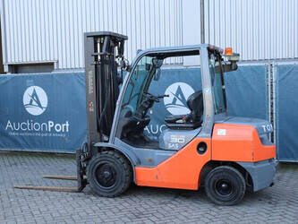 2011-toyota-02-8fdf30-1414241-45358181