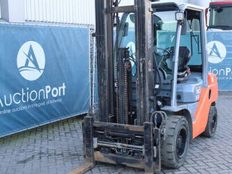 2011-toyota-02-8fdf30-1414241-45358187