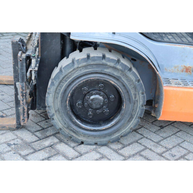 2011 تويوتا 02-8FDF30-45358192