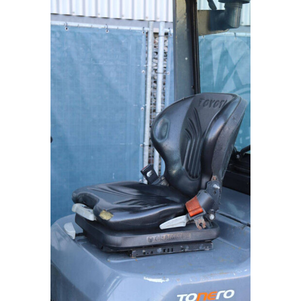 2011 تويوتا 02-8FDF30-45358200