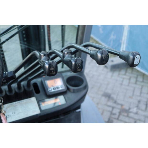 2011 تويوتا 02-8FDF30-45358205