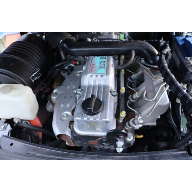 2011 تويوتا 02-8FDF30-45358211