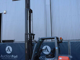 2011-toyota-02-8fdf30-1414241-45358215