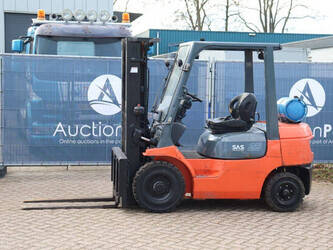 Image for 2000 Toyota 42-7FGF25