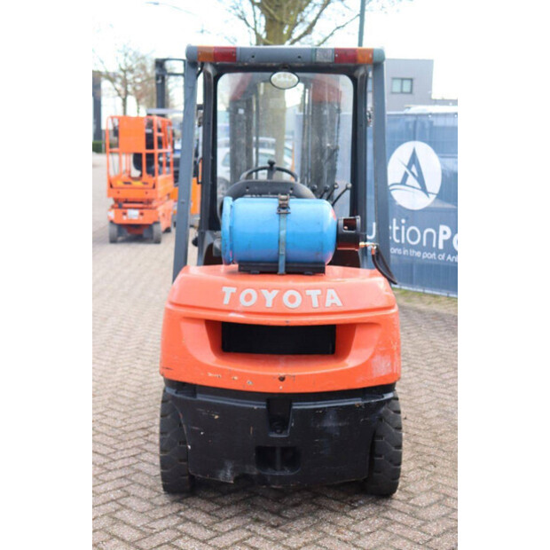 2000 تويوتا 42-7FGF25-45358733