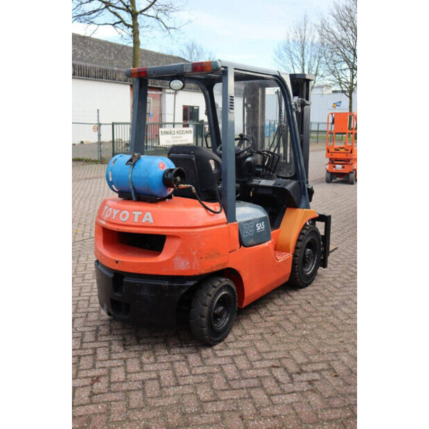 2000 تويوتا 42-7FGF25-45358734