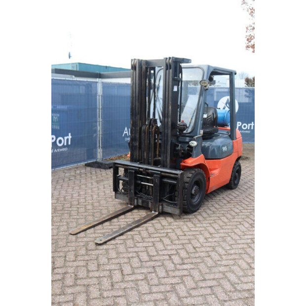 2000 تويوتا 42-7FGF25-45358737