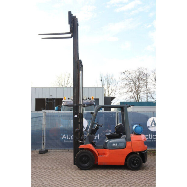 2000 تويوتا 42-7FGF25-45358761