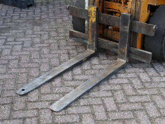 komatsu-fd20h-1211-1414265-45358774