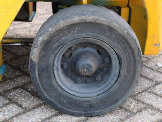 komatsu-fd20h-1211-1414265-45358780