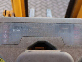 komatsu-fd20h-1211-1414265-45358793