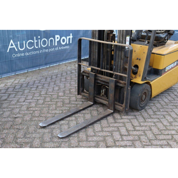 2001 كاتربيلر EP16KT-45358810