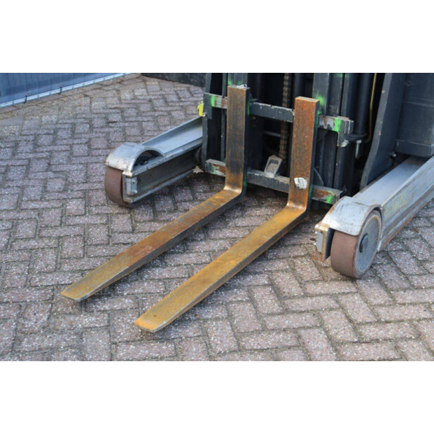 2015 Still FM-X17-45358844