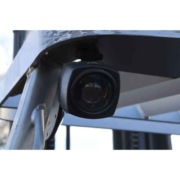 2015 Still FM-X17-45358850