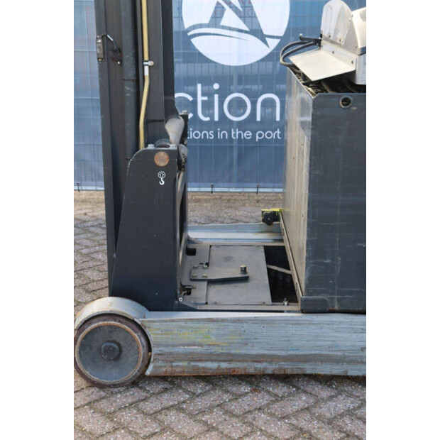 2015 Still FM-X17-45358863