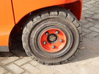 2015-linde-e50hl-01-600-1414271-45358979