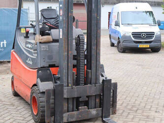 2006-linde-e30-03-1414273-45359045