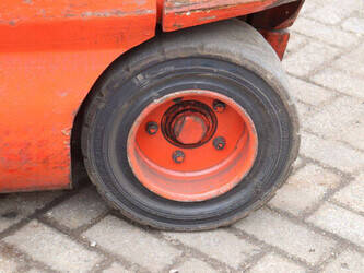 2006-linde-e30-03-1414273-45359055