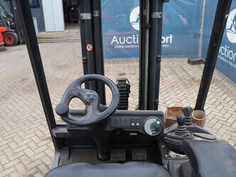 2006-linde-e30-03-1414273-45359060