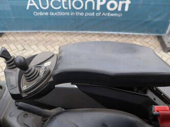 2006-linde-e30-03-1414273-45359068