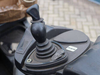 2006-linde-e30-03-1414273-45359069