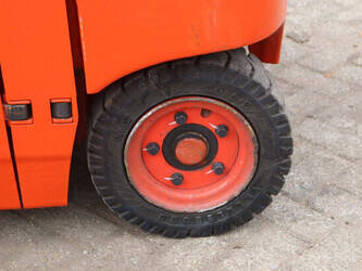 2013-linde-e20phl-01-1414279-45359277