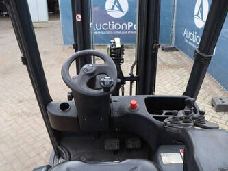 2013-linde-e20phl-01-1414279-45359280