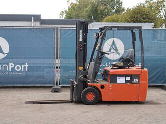 صورة ل رافعات شوكية نيسان HX1L15HQ للبيع في هولندا