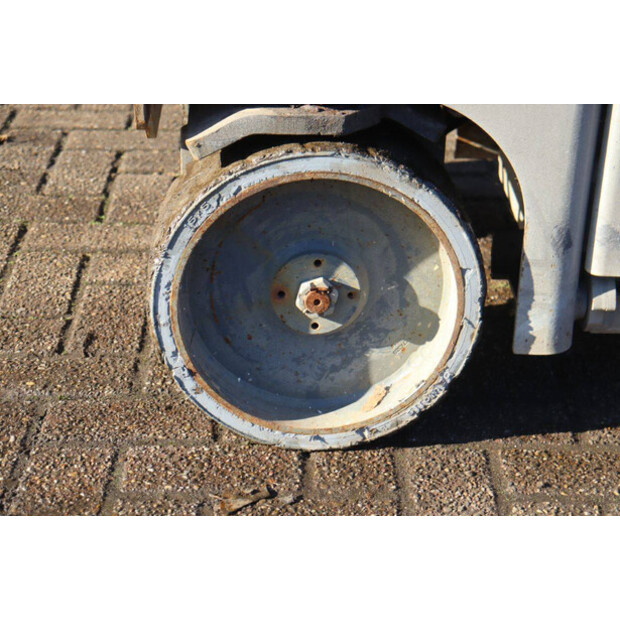 2011 Haulotte COMPACT 8-45359591