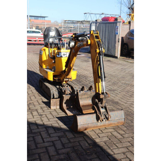 2021 جيه سي بي 8008 CTS-45359613