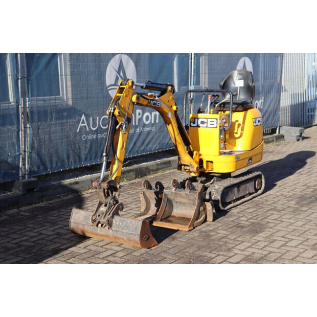 2021 جيه سي بي 8008 CTS-45359615