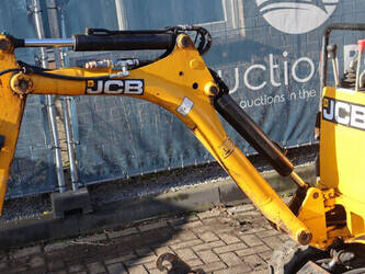 2021-jcb-8008-cts-1414289-45359618