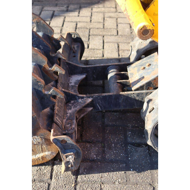 2021 جيه سي بي 8008 CTS-45359624