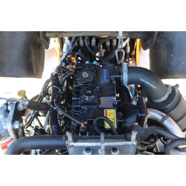 2021 جيه سي بي 8008 CTS-45359628