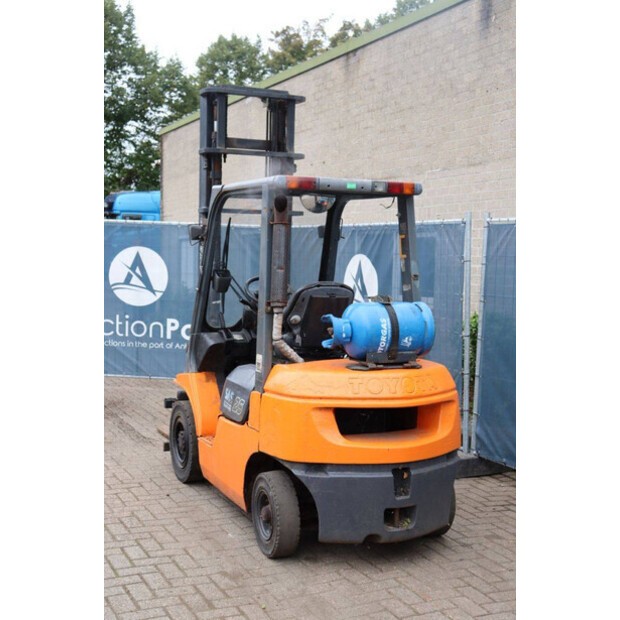 2004 تويوتا 42-7FGF25-45359646