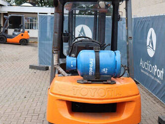 2004-toyota-42-7fgf25-1414290-45359647