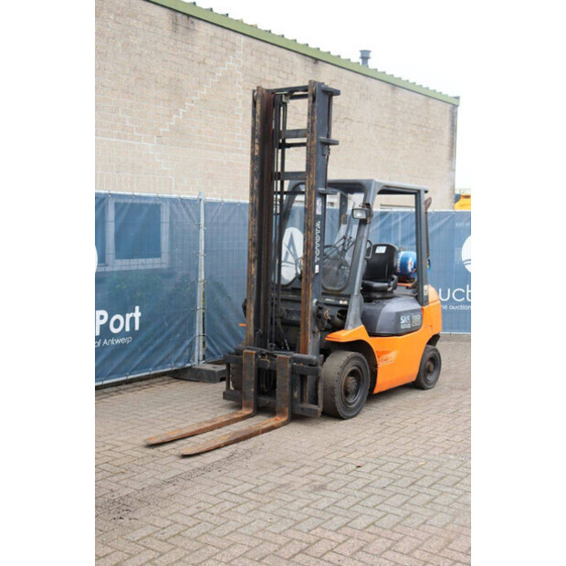 2004 تويوتا 42-7FGF25-45359651