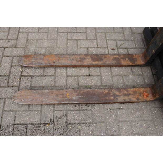 2004 تويوتا 42-7FGF25-45359653