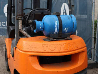 2004-toyota-42-7fgf25-1414290-45359660