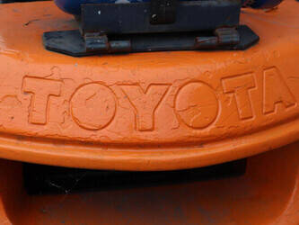 2004-toyota-42-7fgf25-1414290-45359661