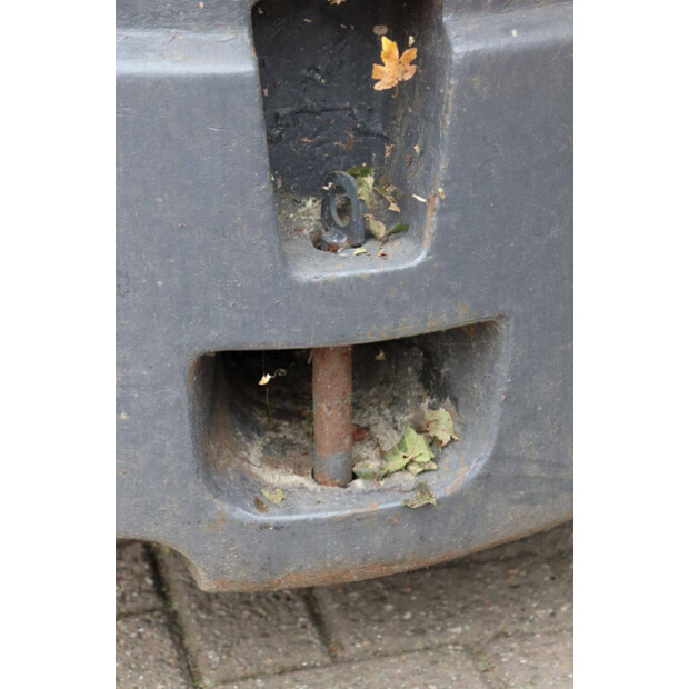 2004 تويوتا 42-7FGF25-45359662